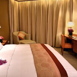 Premier Deluxe Double or Twin Room